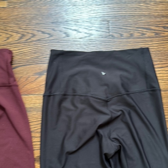 Old Navy Active Burgundy and Black High Rise Leggings size L - Picture 5 of 6